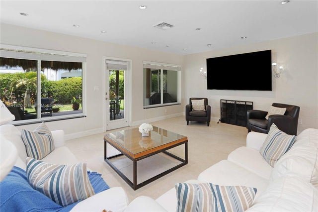 3 of 45 - 742 Harrison St, Hollywood, FL