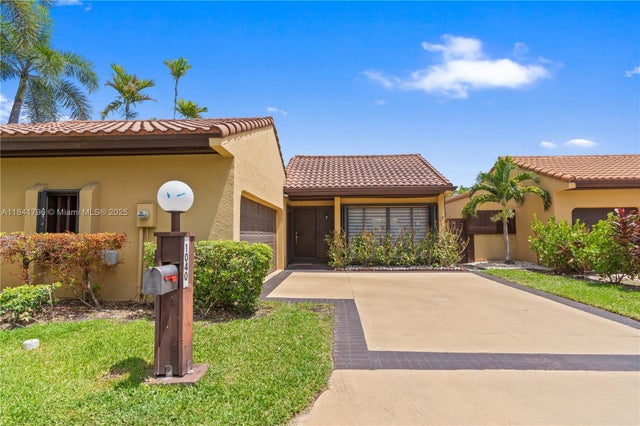 3 of 36 - 1040 Ne 204th Ter, Miami, FL