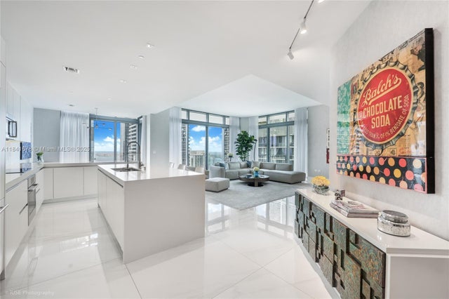 1 of 33 - 88 Sw 7 Street 4101, Miami, FL