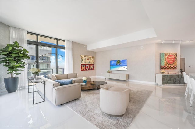 4 of 33 - 88 Sw 7 Street 4101, Miami, FL
