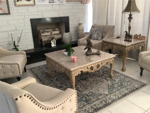 2 of 8 - 7170 Sw 9th St, Pembroke Pines, FL