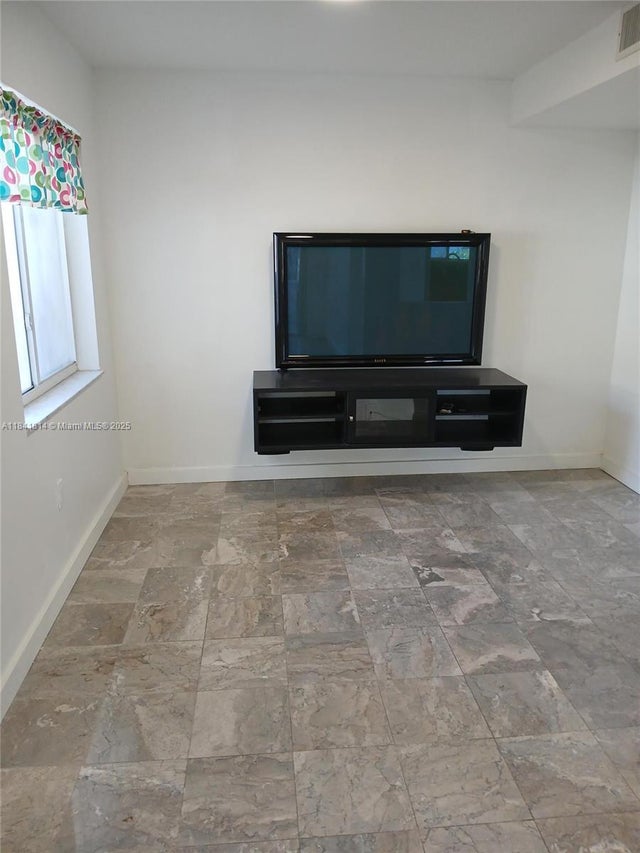 3 of 21 - 7467 Nw 169th Ln, Hialeah, FL