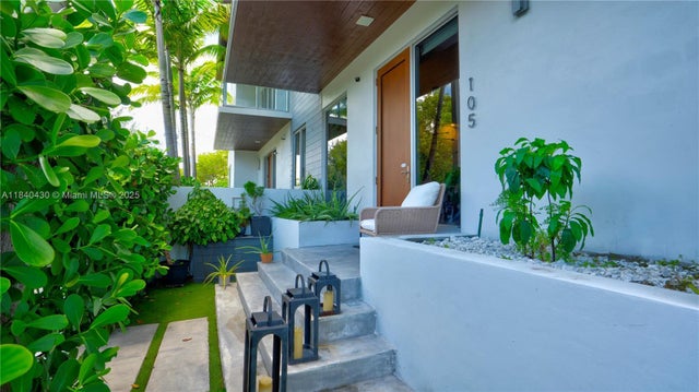 545 Sw 11th St 105, Miami