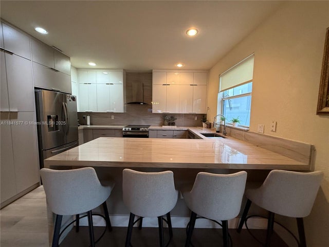 1 of 34 - 17012 Sw 91st Ter, Miami, FL