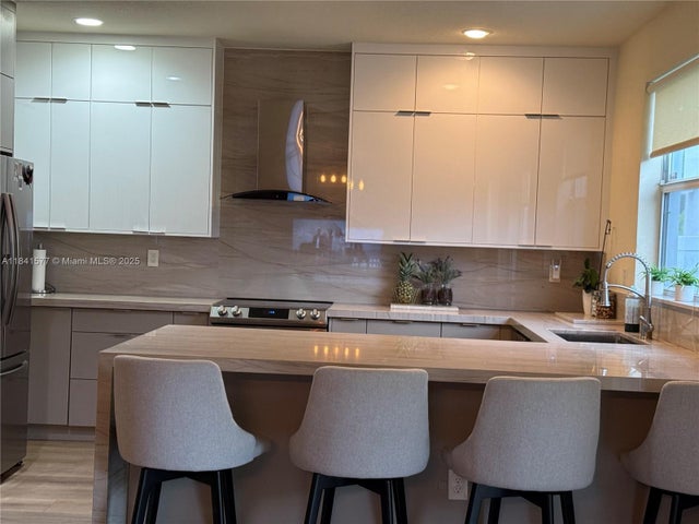 2 of 34 - 17012 Sw 91st Ter, Miami, FL