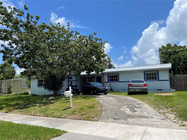 2 of 35 - 19711 Whispering Pines Rd, Cutler Bay, FL