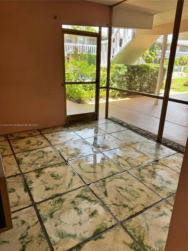 160 Ne 8th Ave 11a, Hallandale Beach