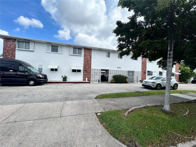 1 of 17 - 1717 Rodman St 15, Hollywood, FL