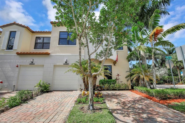 3 of 43 - 20946 Nw 1st St, Pembroke Pines, FL