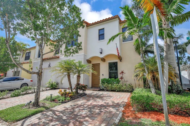 4 of 43 - 20946 Nw 1st St, Pembroke Pines, FL