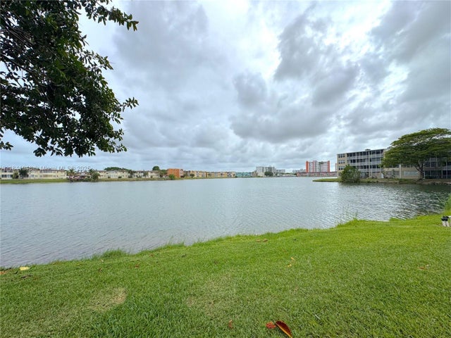 2 of 12 - 1750 Ne 191st St 224-4, Miami, FL