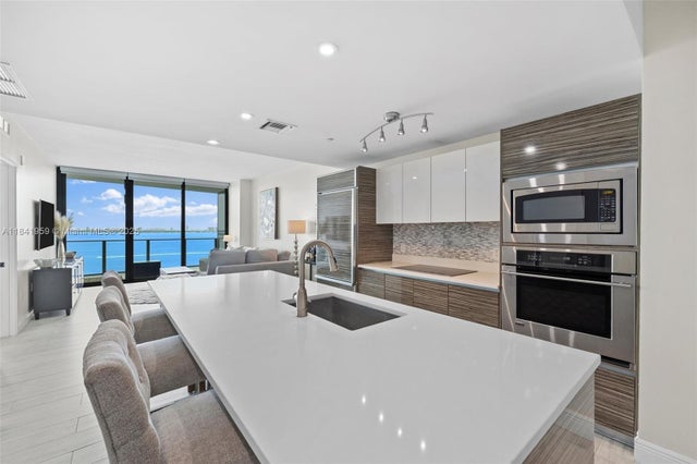 3 of 39 - 460 Ne 28th St 1605, Miami, FL