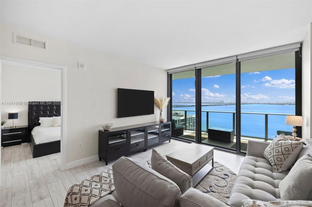 4 of 39 - 460 Ne 28th St 1605, Miami, FL