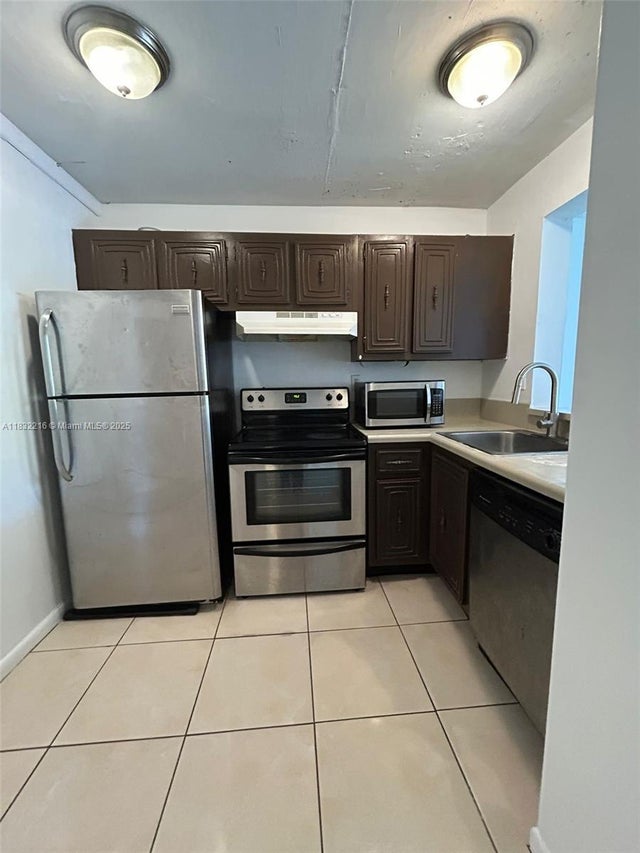 2 of 9 - 496 Nw 165th St Rd D-310, Miami, FL