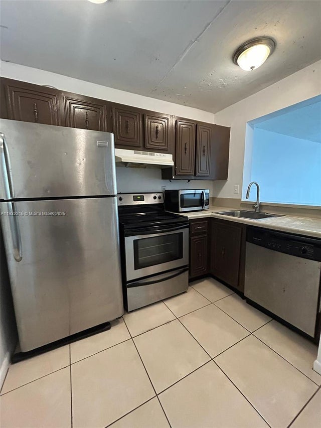 3 of 9 - 496 Nw 165th St Rd D-310, Miami, FL