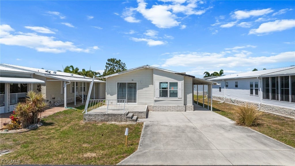5270 Manatee Bay Ln, Fort Myers