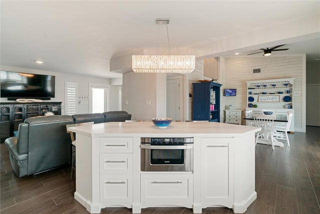 5 of 47 - 215 Wildwood Cir, Key Largo, FL