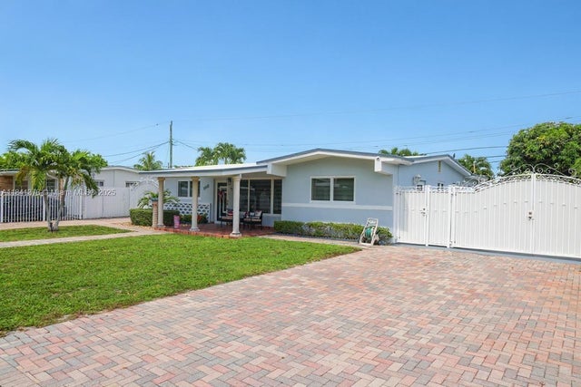 4 of 24 - 5535 W 13th Ave, Hialeah, FL