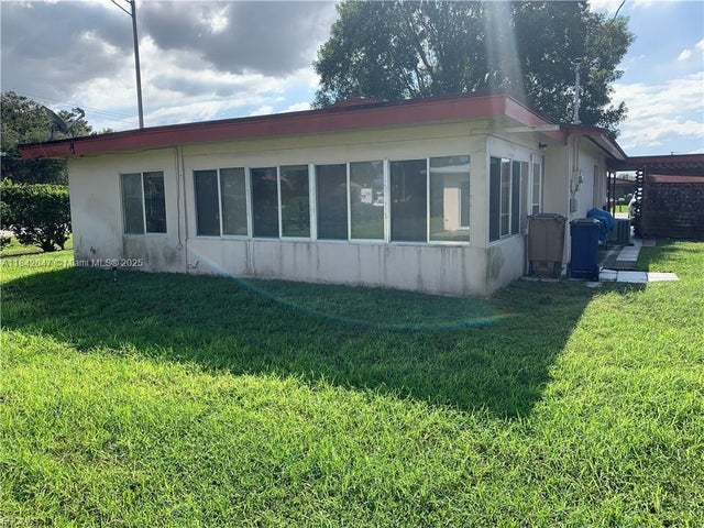 2 of 35 - 2201 Croton Ct, Lehigh Acres, FL
