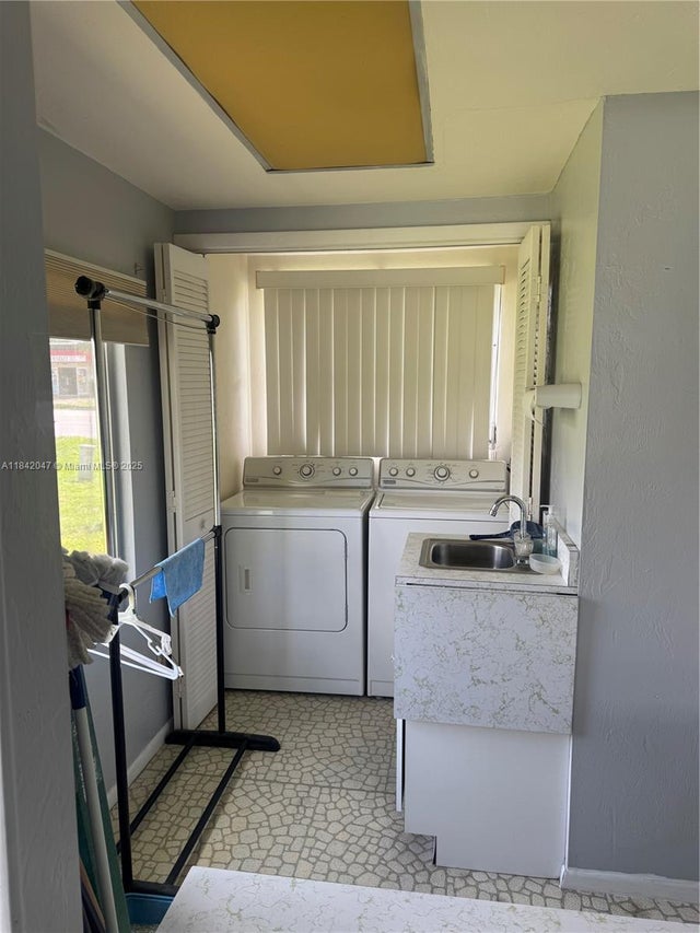5 of 35 - 2201 Croton Ct, Lehigh Acres, FL