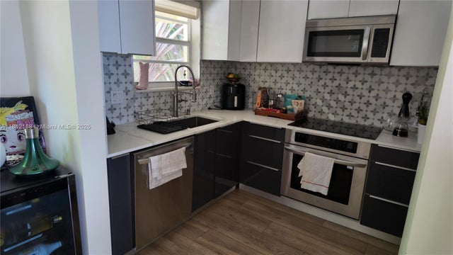 4 of 52 - 1535 Meridian Ave 6, Miami Beach, FL
