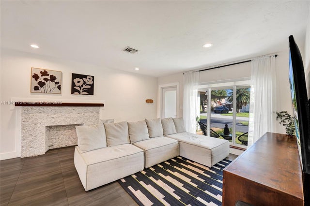 3 of 40 - 1440 Grant St, Hollywood, FL
