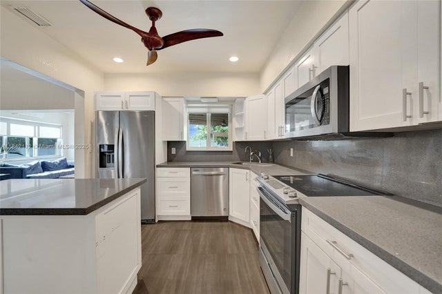 5 of 40 - 1440 Grant St, Hollywood, FL