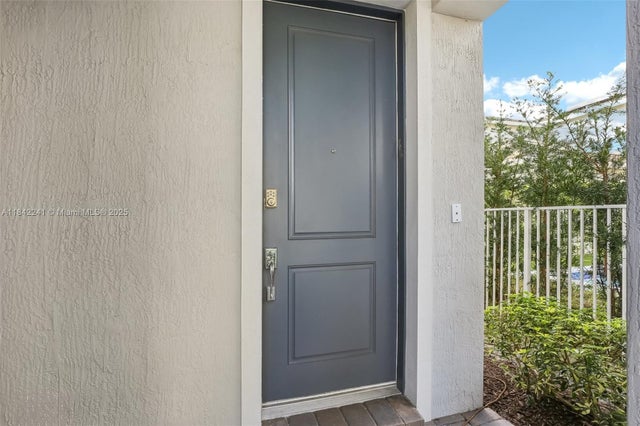 5 of 60 - 1402 Myrtle Oak Ter, Hollywood, FL