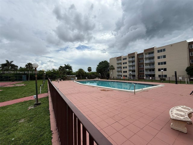 4 of 14 - 6930 Miami Gardens Dr 1-217a, Hialeah, FL