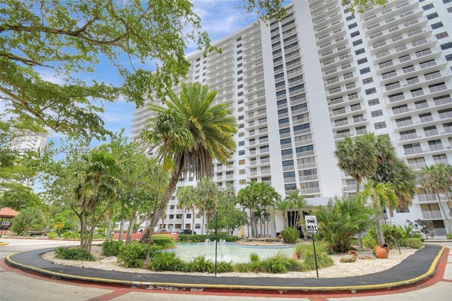 1 of 3 - 210 174th St 1617, Sunny Isles Beach, FL