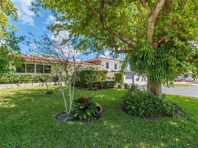 1 of 30 - 2616 Ne 26th Ave, Lighthouse Point, FL