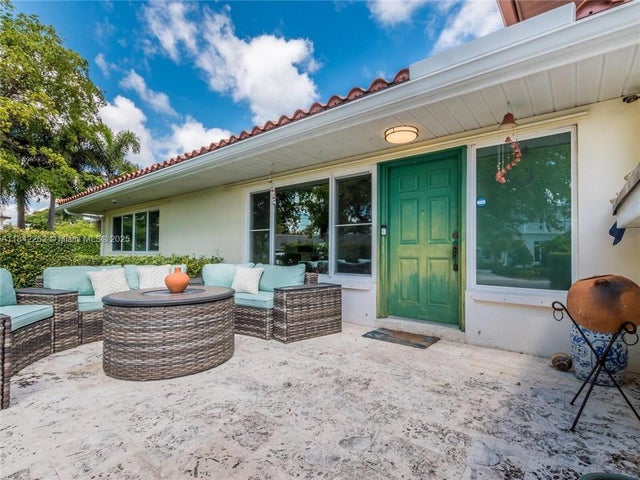 3 of 30 - 2616 Ne 26th Ave, Lighthouse Point, FL