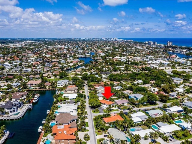 4 of 30 - 2616 Ne 26th Ave, Lighthouse Point, FL