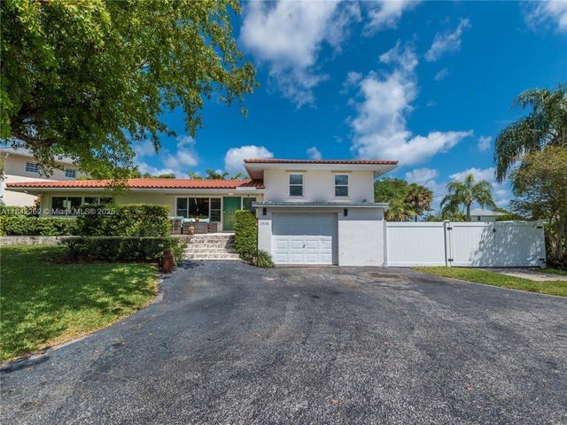 5 of 30 - 2616 Ne 26th Ave, Lighthouse Point, FL