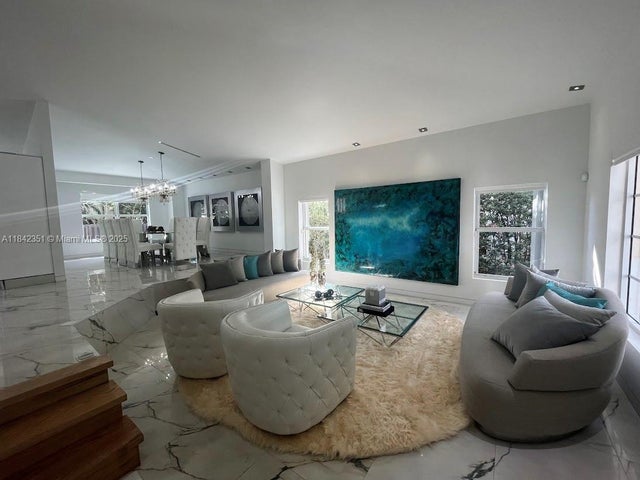 3 of 40 - 6761 Nw 112th Ave, Doral, FL