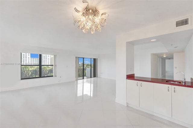 4 of 68 - 1201 S Ocean Dr 402s, Hollywood, FL
