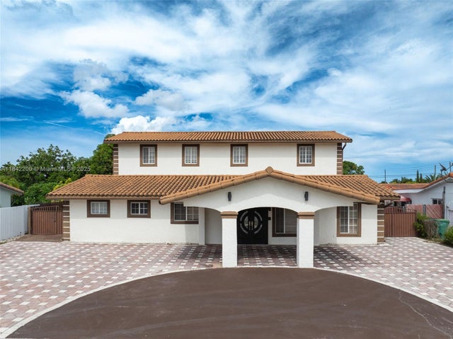 1 of 44 - 2705 Sw 108th Ct, Miami, FL
