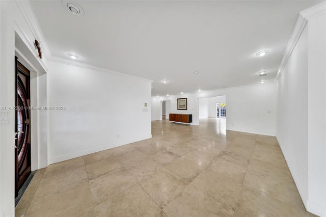 4 of 44 - 2705 Sw 108th Ct, Miami, FL
