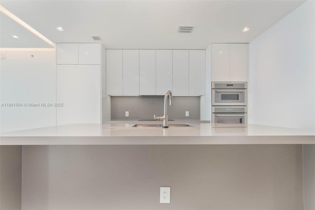 2 of 31 - 700 Ne 24 St 5005, Miami, FL