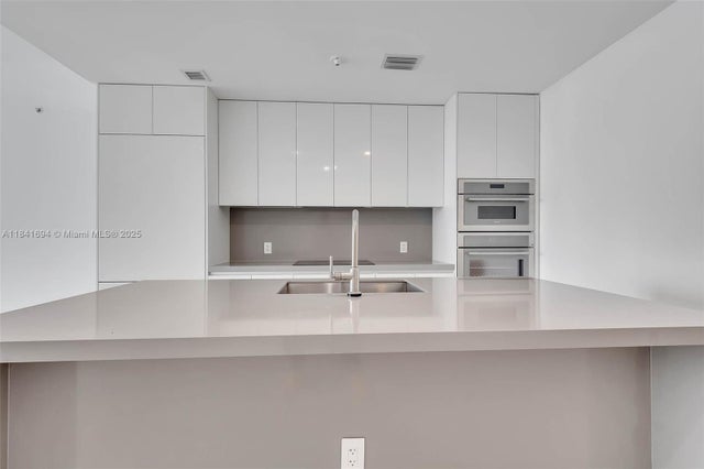 3 of 35 - 700 Ne 24 St 5005, Miami, FL
