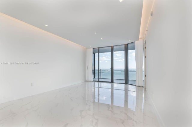 5 of 31 - 700 Ne 24 St 5005, Miami, FL