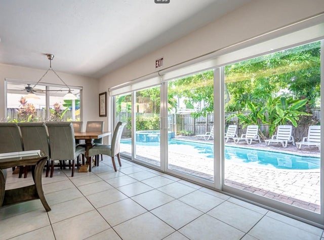 3 of 27 - 906 N 13th Ave, Hollywood, FL