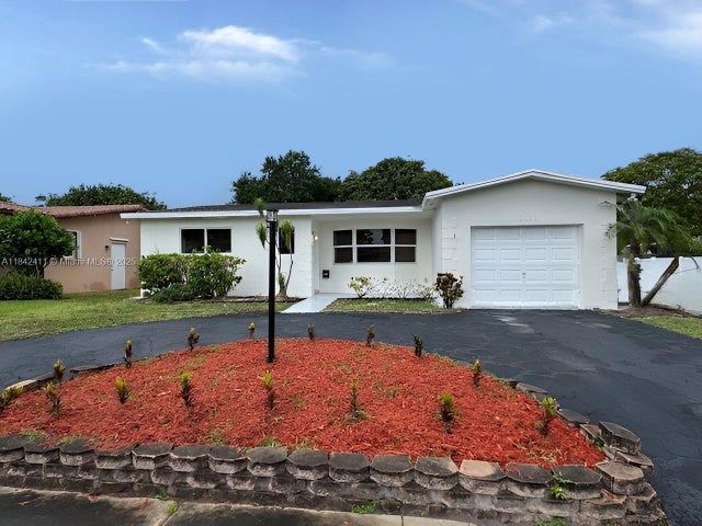 1 of 28 - 2030 N 54th Ave, Hollywood, FL