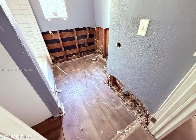 3 of 3 - 5246 Buick Ave, Jacksonville, FL