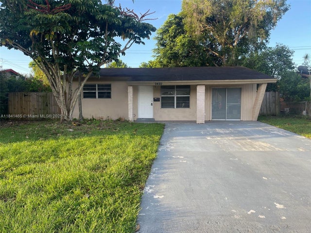 1 of 38 - 7420 N Farragut St, Hollywood, FL
