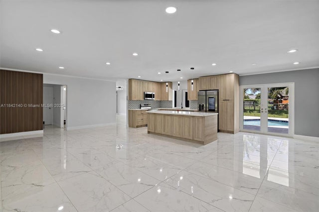 3 of 43 - 11811 Nw 5th Ct, Plantation, FL