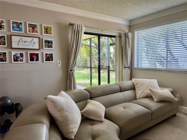 5 of 28 - 185 Lakeview Dr 101, Weston, FL