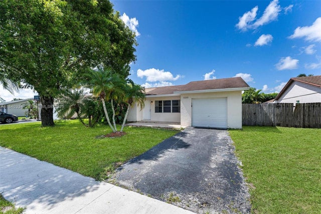 9285 Affirmed Ln, Boca Raton