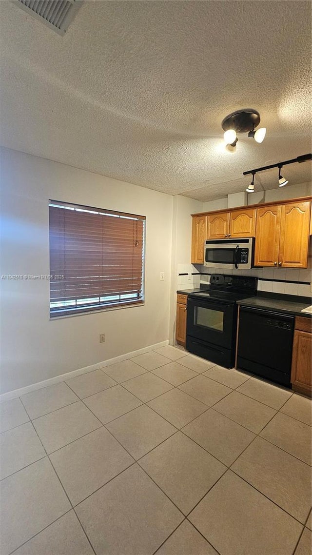 3 of 15 - 7502 Nova Dr 2, Davie, FL