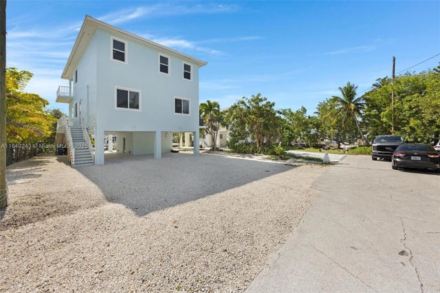 2 of 80 - 142 Peg Leg Ln, Lower Keys, FL